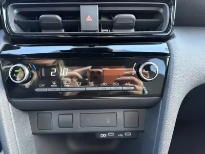 Photo 14 Toyota Yaris Hybride 1.5 HYBRID 116H DESIGN