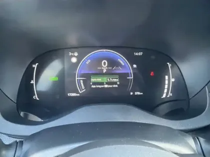 Photo 15 Toyota Yaris Hybride 1.5 HYBRID 116H DESIGN