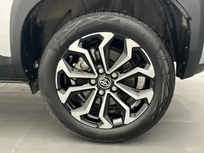 Photo 8 Toyota Yaris Hybride 1.5 HYBRID 116H DESIGN PACK CARGO