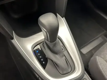 Photo 13 Toyota Yaris Hybride 1.5 HYBRID 116H DESIGN PACK CARGO