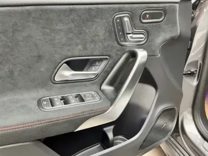 Photo 45 Mercedes Classe A 180 d AMG Line