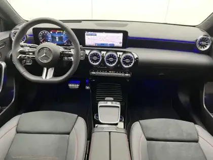 Photo 10 Mercedes Classe A 180 d AMG Line