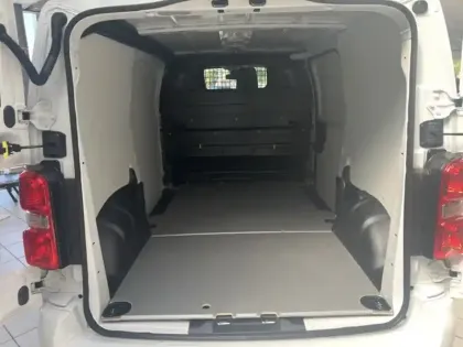 Photo 8 Toyota Proace MEDIUM 1.5L 120 D 4D BVM START CONF LOOK P