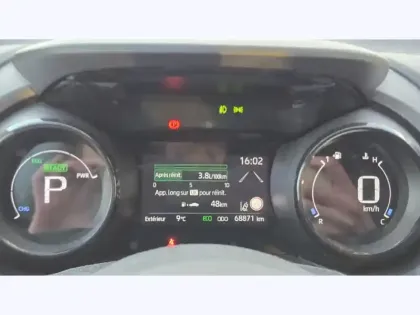 Photo 12 Toyota Yaris Hybride 116h Iconic