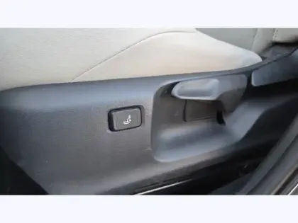 Photo 19 Toyota Yaris Hybride 116h Iconic