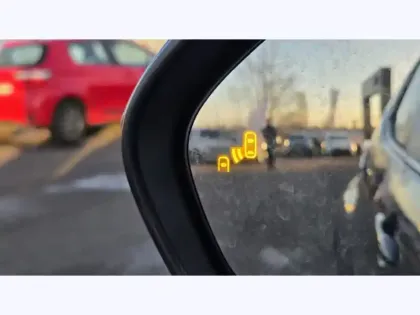 Photo 18 Toyota Yaris Hybride 116h Iconic