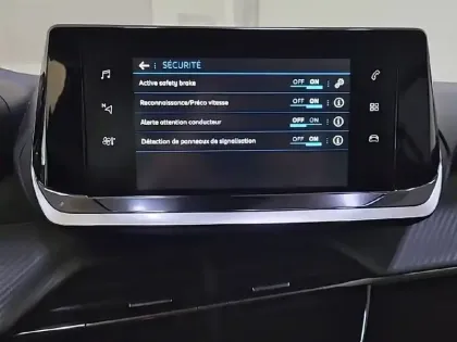 Photo 52 Peugeot 208  PureTech 75 S&S BVM5