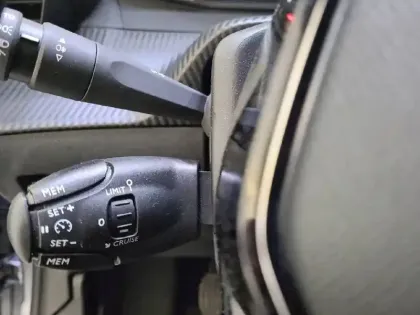 Photo 56 Peugeot 208  PureTech 75 S&S BVM5