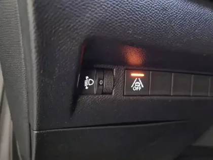 Photo 59 Peugeot 208  PureTech 75 S&S BVM5