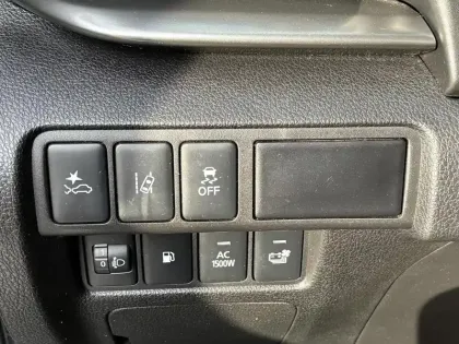 Photo 26 Mitsubishi Eclipse Cross  2.4 MIVEC PHEV Twin Motor 4WD