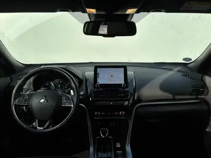 Photo 18 Mitsubishi Eclipse Cross  2.4 MIVEC PHEV Twin Motor 4WD