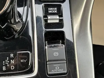 Photo 17 Mitsubishi Eclipse Cross  2.4 MIVEC PHEV Twin Motor 4WD