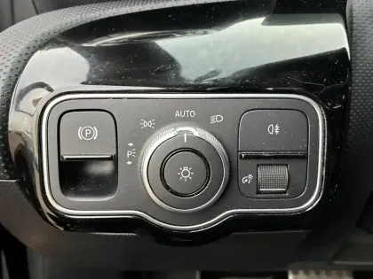 Photo 23 Mercedes Classe A  250 e 8G-DCT