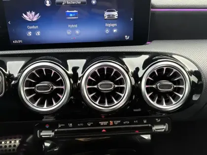 Photo 18 Mercedes Classe A  250 e 8G-DCT