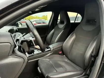 Photo 10 Mercedes Classe A  250 e 8G-DCT