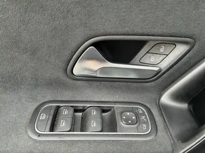 Photo 27 Mercedes Classe A  250 e 8G-DCT