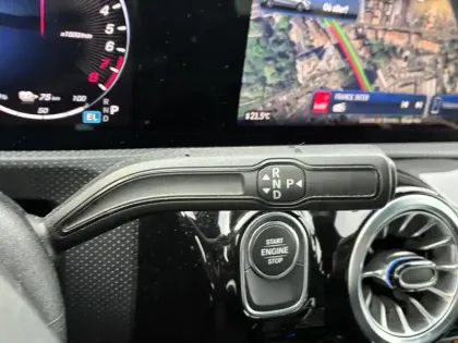 Photo 17 Mercedes Classe A  250 e 8G-DCT