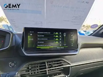 Photo 15 Peugeot 208  PureTech 130 S&S EAT8