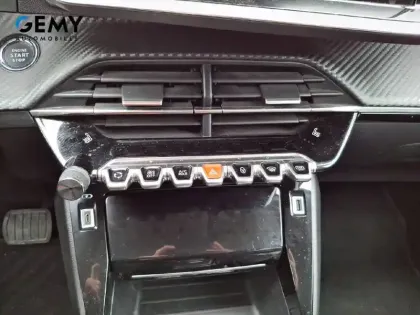 Photo 12 Peugeot 2008  Electrique 136 ch