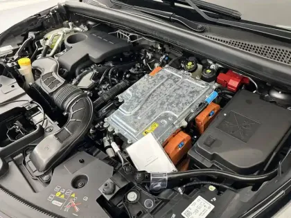 Photo 21 Renault Captur  E-Tech full hybrid 145