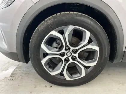 Photo 18 Renault Captur  E-Tech full hybrid 145