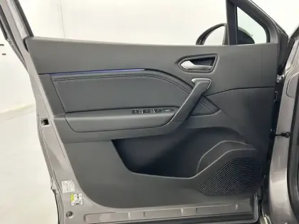 Photo 10 Renault Captur  E-Tech full hybrid 145