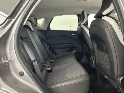 Photo 15 Renault Captur  E-Tech full hybrid 145