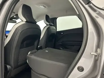 Photo 26 Renault Captur  E-Tech full hybrid 145