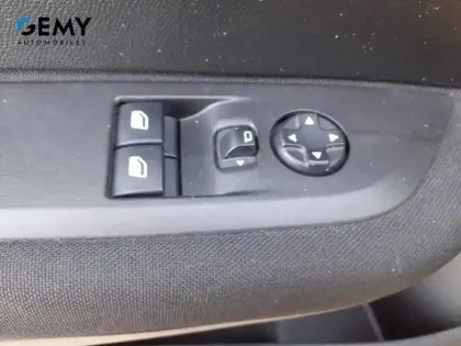 Photo 11 Peugeot 208  Electrique 50 kWh 136ch