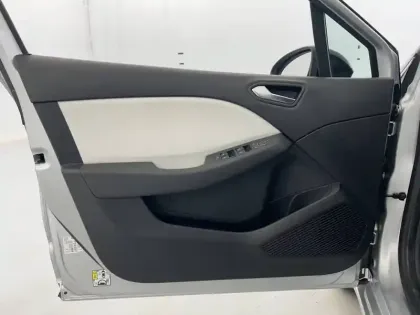 Photo 39 Renault Clio Gén. V (BJA) Ph1 NG Techno 5