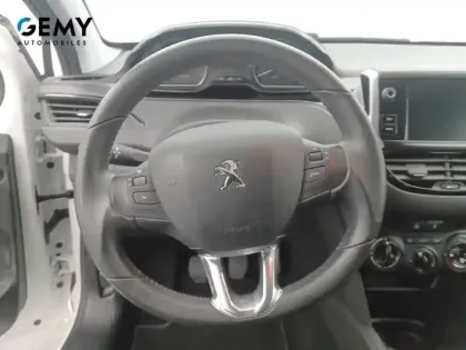 Photo 12 Peugeot 208  PureTech 82ch S&S BVM5