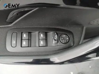 Photo 11 Peugeot 208  PureTech 82ch S&S BVM5