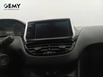 Photo 13 Peugeot 208  PureTech 82ch S&S BVM5