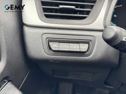 Photo 12 Renault Captur  E-Tech full hybrid 145