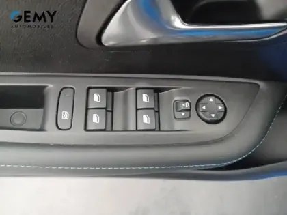 Photo 11 Peugeot 208  PureTech 100 S&S BVM6