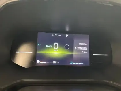 Photo 16 Renault Captur  E-Tech full hybrid 145 ch