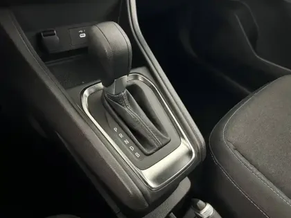 Photo 12 Renault Captur  E-Tech full hybrid 145 ch