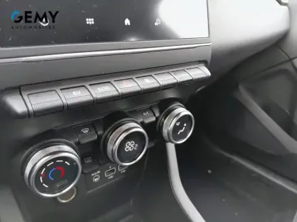 Photo 20 Renault Clio  E-Tech 140