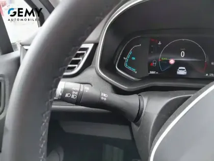 Photo 15 Renault Clio  E-Tech 140