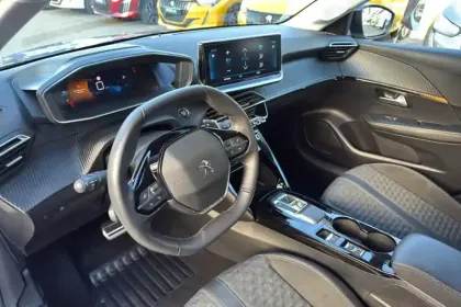 Photo 15 Peugeot 208  PureTech 100 S&S EAT8