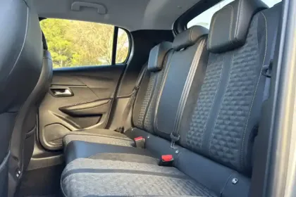 Photo 14 Peugeot 208  PureTech 100 S&S EAT8