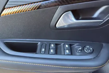 Photo 25 Peugeot 208  PureTech 100 S&S EAT8