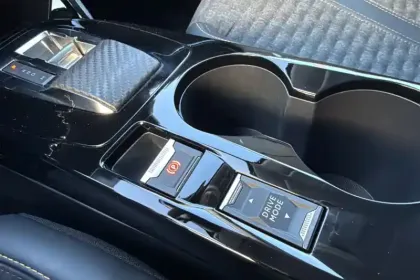 Photo 24 Peugeot 208  PureTech 100 S&S EAT8