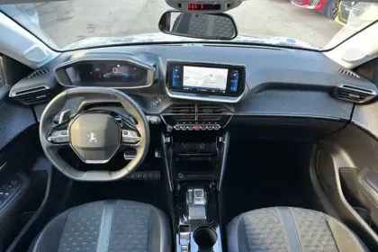 Photo 17 Peugeot 208  PureTech 100 S&S EAT8