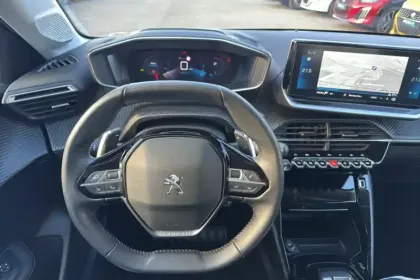 Photo 16 Peugeot 208  PureTech 100 S&S EAT8