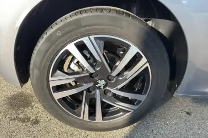 Photo 10 Peugeot 208  PureTech 100 S&S EAT8