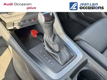 Photo 12 Audi Q3  35 TFSI 150 ch S tronic 7