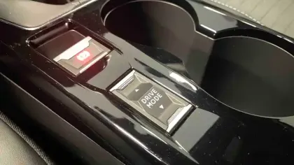 Photo 28 Peugeot 2008  PureTech 130 S&S BVM6