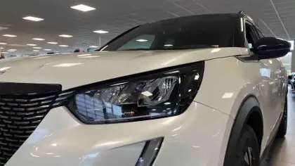 Photo 16 Peugeot 2008  PureTech 130 S&S BVM6