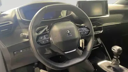 Photo 5 Peugeot 2008  PureTech 130 S&S BVM6